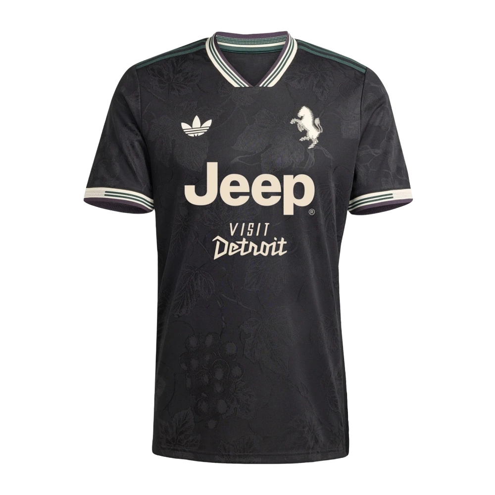 Juventus third away